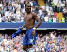 开云APP-欧文神迹撕裂天际线，当猛龙式团队巅峰对决广东铁血，篮球哲学东西大冲撞