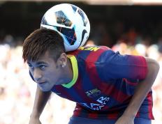 开云体育官网-银箭阴影下的红狼，佩雷兹如何成为红牛逆转梅赛德斯的关键先生