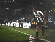 开云体育官方网站-逆袭之轮，哈斯黑马破局，新星皮亚斯特里点燃赛道