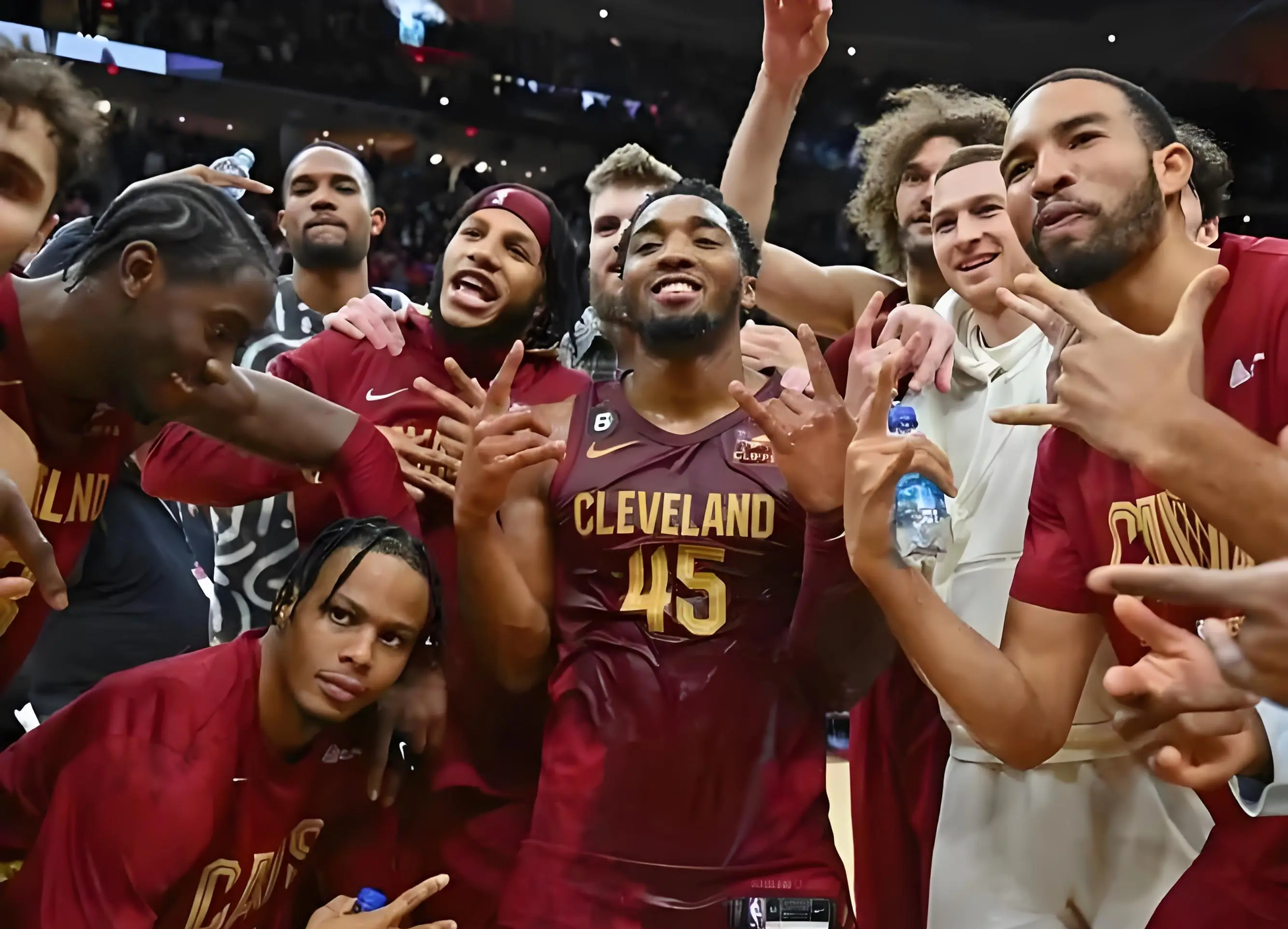 开云APP-奇才击溃独行侠，升至东部前十将竞争加剧的简单介绍