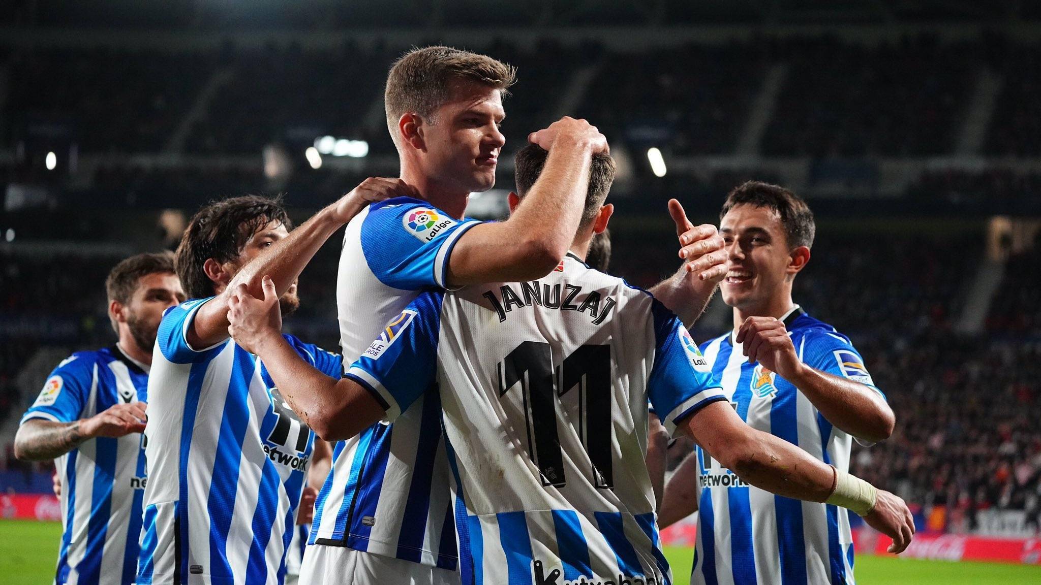 开云官网-塞维利亚完胜波兰,马尔基尼奥斯一己之力扛起全队的简单介绍