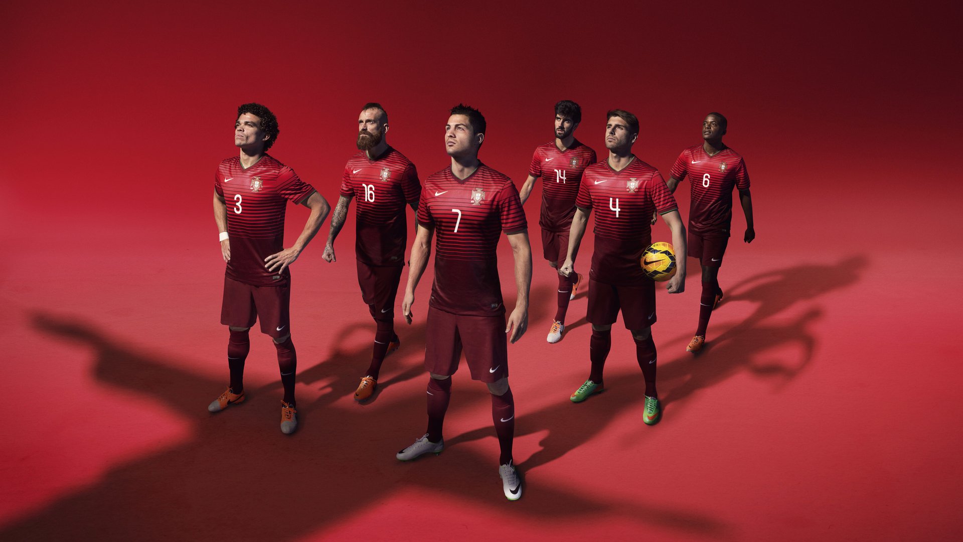 开云体育下载-巴萨的战术铁壁，维尼修斯的个人狂刀，足球胜负的两种哲学