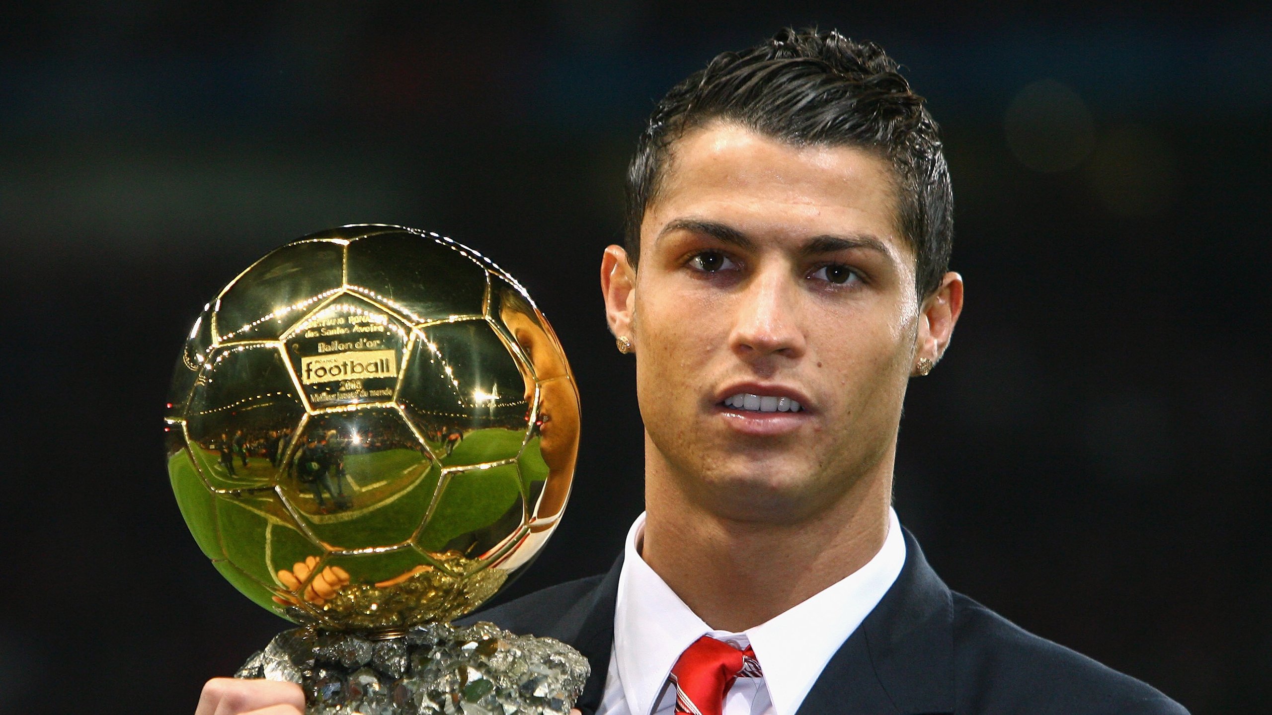 开云体育登录-绿茵狂想曲，当内马尔在篮球场上上演攻防统治之夜