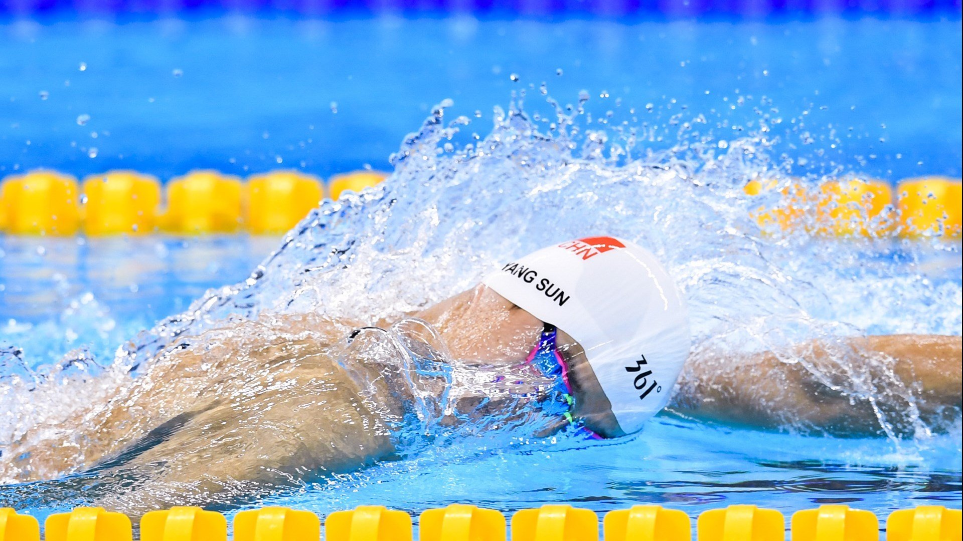 开云体育APP下载-双杀的艺术，诺里斯高光表现诠释迈凯伦如何终结索伯的悬念